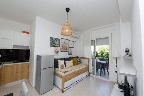 Charming Sea Side Apartment at Tiranna Resort